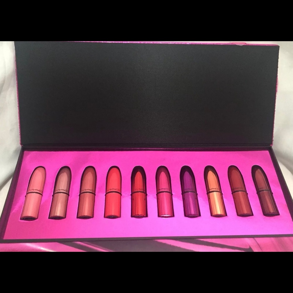 NIB MAC Pretty Things Lipstick Kit